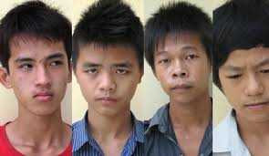 Băng cướp nhí nghỉ học… đi 'xin đểu'