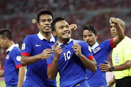 Công Vinh nhận lương chưa bằng 1/10 sao Malaysia