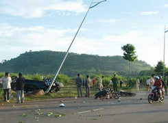 Xe BMW do CSGT lái đâm chết 2 người dùng biển giả?