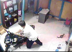 Clip: Nhậu xỉn, thanh niên manh động trộm xe bị tóm gọn