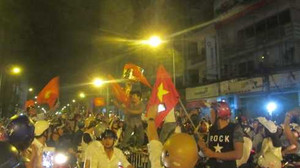 Nhiều người quá khích sau trận thắng của đội tuyển Việt Nam