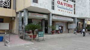 Ga Vinh bị ném 'bom xăng', hành khách chạy tán loạn