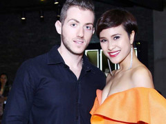 Phương Mai rạng rỡ bên trai đẹp ngoại quốc