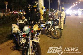 Bán kết Việt Nam - Malaysia: Đua xe không 'có cửa' ở TP.HCM