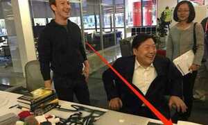 Nhà sáng lập Facebook đọc sách của ông Tập Cận Bình