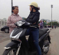 Clip: Bắt phe vé Việt Nam-Malaysia ở Mỹ Đình