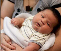 Bà mẹ sinh bé trai nặng gần 7 kg