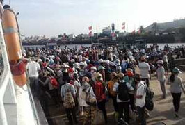 Biển động dữ dội, hơn 200 hành khách kẹt trên đảo Lý Sơn