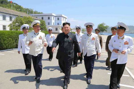 Kim Jong-un yêu cầu quân đội tăng cường sức mạnh hải quân