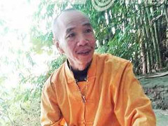 Kỳ lạ thạc sĩ trốn vào hang đá ngày đêm niệm chú