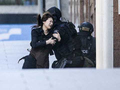 Video: Con tin chạy thoát khỏi nơi bị bắt cóc ở Sydney