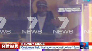Quay được hình ảnh kẻ bắt cóc con tin ở Sydney