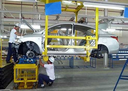 Năm đại gia quyết làm ôtô riêng cho người Việt