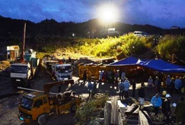 Sập hầm thủy điện Đạ Dâng: Trắng đêm khoét đất cứu 12 công nhân