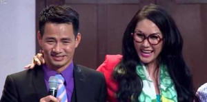 Clip: Phi Thanh Vân lẳng lơ khiến Xuân Bắc 'méo mặt'