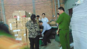 Bắt quả tang vụ in lậu lịch bloc 2015 số lượng lớn