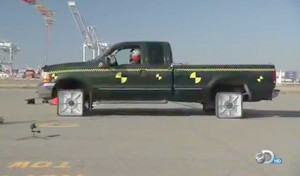 Xe bánh vuông gây sốt trên mạng