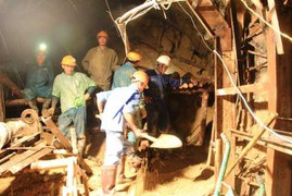 Sập hầm thủy điện Đạ Dâng: Các nạn nhân bắt đầu nói chậm và yếu hơn