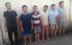 Băng cướp chuyên 'săn' người say