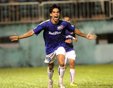 'Em trai Kaka' thất nghiệp ở V-League?