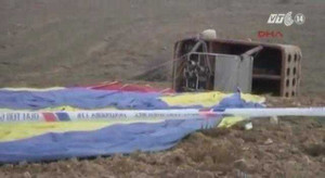 Rơi khinh khí cầu, du khách Trung Quốc thiệt mạng