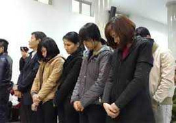 Làm loạn tại UBND huyện, 7 tiểu thương lĩnh án