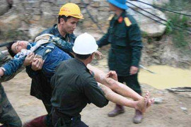 12 công nhân mắc kẹt trong hầm thủy điện được giải cứu thế nào?