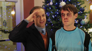 Thủ môn xui xẻo nhất hành tinh lại bị bóng đập vào mặt