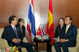 Thủ tướng hội kiến Thủ tướng Thái Lan