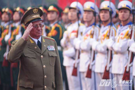 Bộ trưởng Lực lượng vũ trang Cuba duyệt đội danh dự QĐND Việt Nam