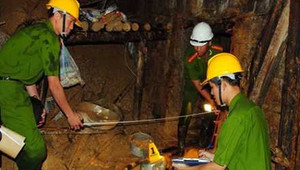 Khám nghiệm hiện trường vụ sập hầm thủy điện Đạ Dâng