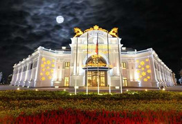 Vinhomes Riverside khai trương Almaz, tri ân khách hàng