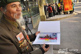 Xúc động hình ảnh cựu binh viếng Đại tướng Võ Nguyên Giáp ngày 22/12