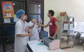 Gây tai nạn chết người còn quậy phá bệnh viện