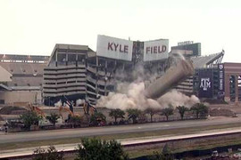 Tốn 450 triệu USD phá hủy một phần sân vận động