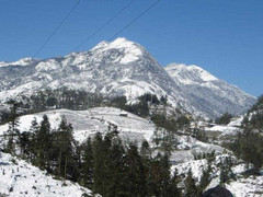 Miền Bắc giá rét, băng tuyết xuất hiện trên núi Sa Pa