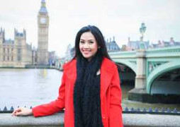 Top 25 Hoa hậu thế giới Nguyễn Thị Loan rạng rỡ khoe sắc tại Anh