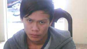 Mâu thuẫn trên Facebook, cầm dao đâm bạn