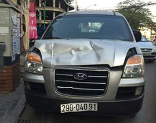 Giám đốc say rượu lái xe gây tai nạn rồi bỏ chạy