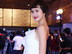 Phương Mai khoe vai trần gợi cảm như công chúa tuyết