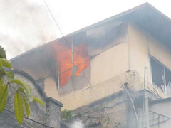 Clip: Cháy lớn ở phố Hàng Bồ, Hà Nội