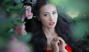 Trương Nhi hoá nai vàng gợi cảm đón Giáng sinh