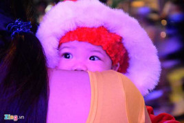 Thiên thần nhí đi chơi đêm Noel