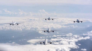 Mãn nhãn với màn trình diễn của 5 máy bay dân dụng Airbus 350 trên bầu trời Pháp