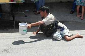 Dẹp loạn ăn xin: Hà Nội có làm như TP.HCM?