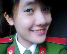 Nữ sinh răng khểnh của Học viện Cảnh sát xinh xắn, đa tài