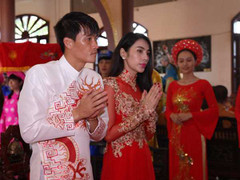 Công Vinh - Thuỷ Tiên làm lễ cưới trên chùa