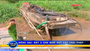 'Cát tặc' táo tợn đánh chìm ghe, nhảy xuống sông tẩu thoát