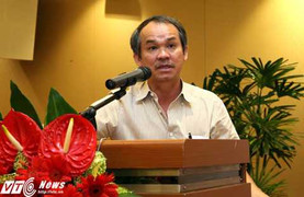 CLB bức xúc vì phạt oan, bầu Đức kêu bị áp đặt