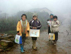 Trời rét đậm, không tập trung học sinh hoạt động ngoài trời